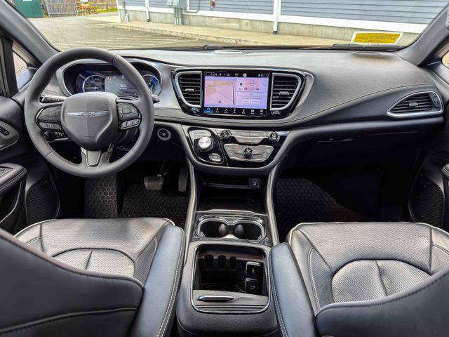 2023 Chrysler Pacifica Hybrid Limited