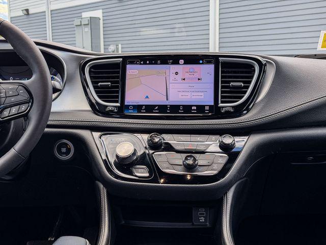 2023 Chrysler Pacifica Hybrid Limited