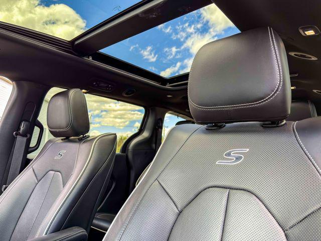 2023 Chrysler Pacifica Hybrid Limited