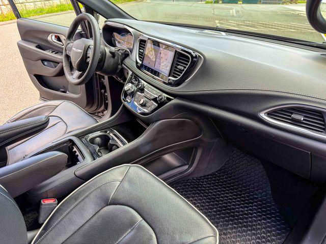 2023 Chrysler Pacifica Hybrid Limited