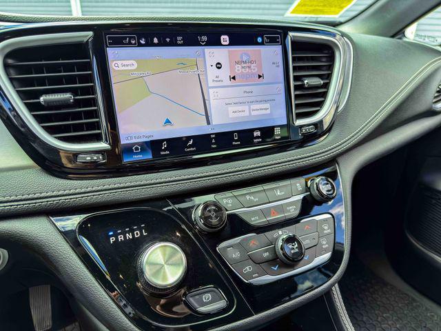 2023 Chrysler Pacifica Hybrid Limited