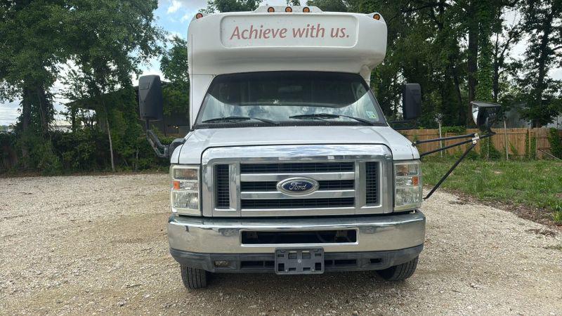 2012 Ford E-350 Cutaway Base