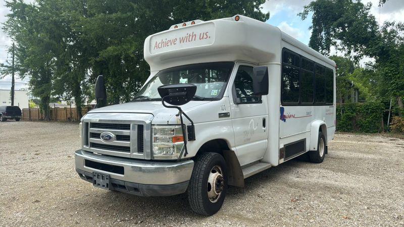 2012 Ford E-350 Cutaway Base