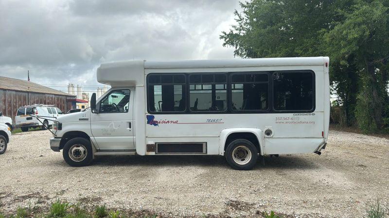 2012 Ford E-350 Cutaway Base
