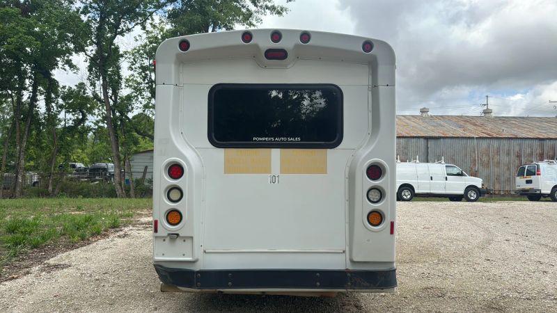 2012 Ford E-350 Cutaway Base