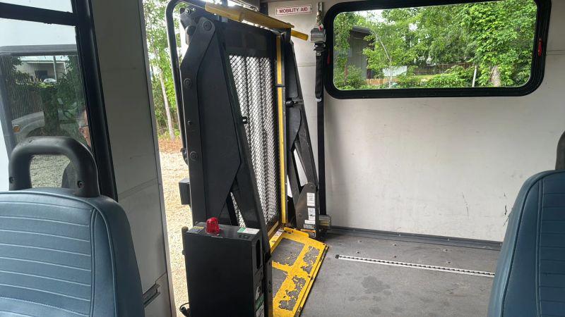 2012 Ford E-350 Cutaway Base