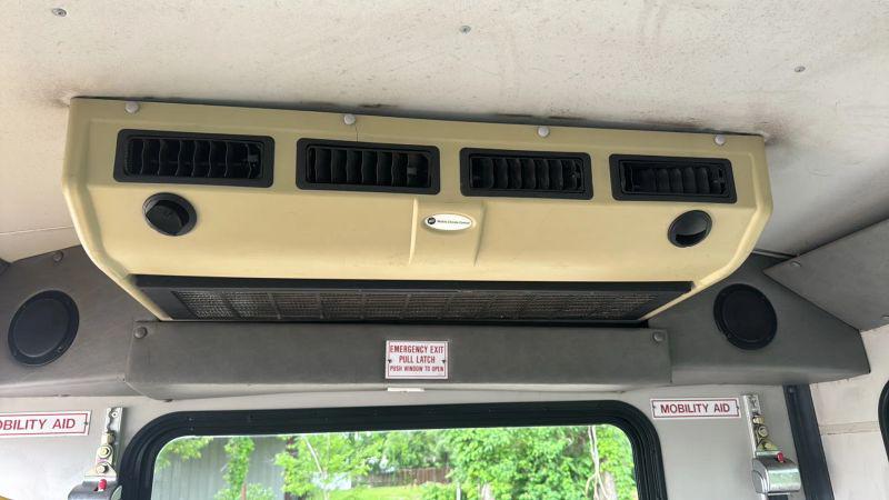 2012 Ford E-350 Cutaway Base