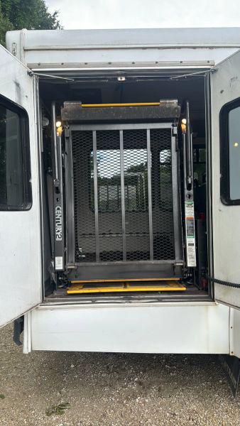 2012 Ford E-350 Cutaway Base