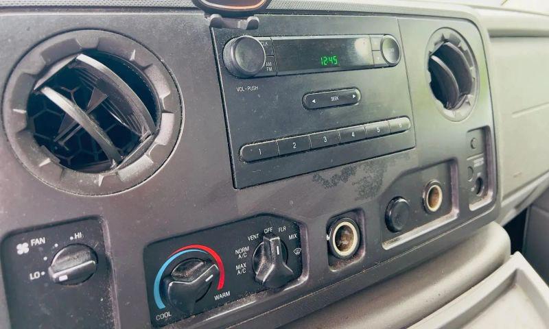 2011 Ford E-450 Cutaway XLT