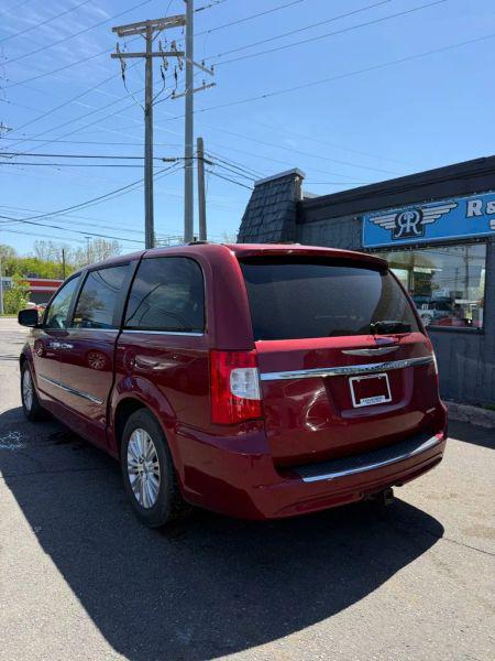 2016 Chrysler Town & Country Limited