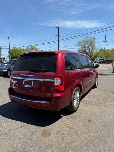 2016 Chrysler Town & Country Limited