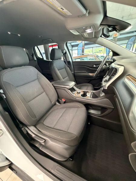 2022 GMC Acadia AWD SLE