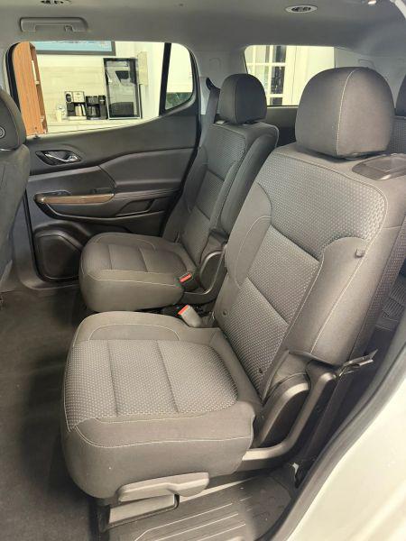 2022 GMC Acadia AWD SLE