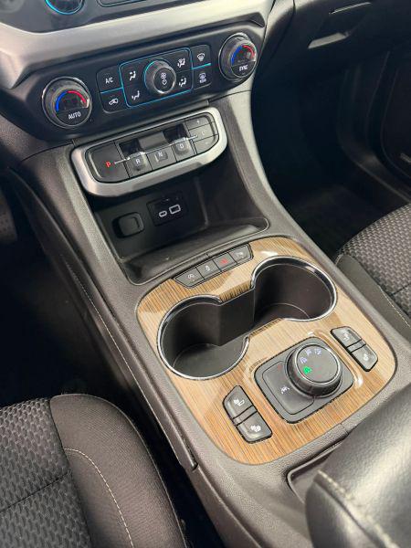 2022 GMC Acadia AWD SLE