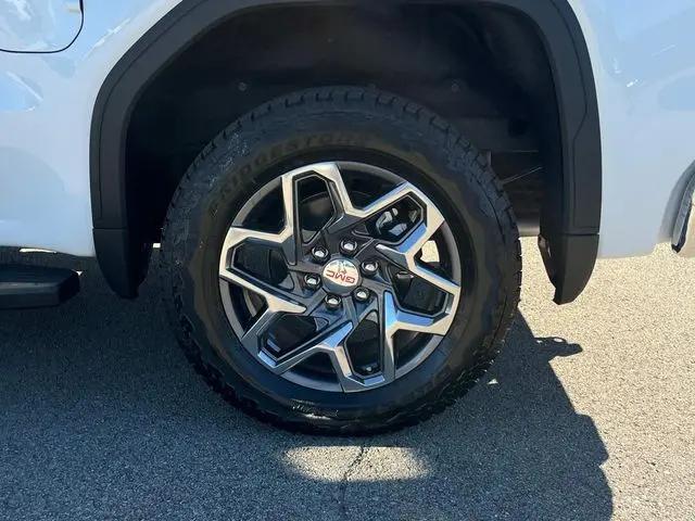 2026 GMC Sierra 1500 Crew Cab, Short Bed, SLT, 4WD