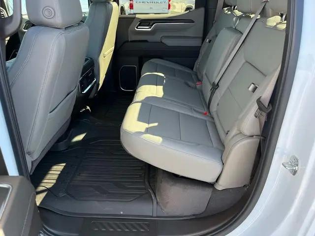 2026 GMC Sierra 1500 Crew Cab, Short Bed, SLT, 4WD