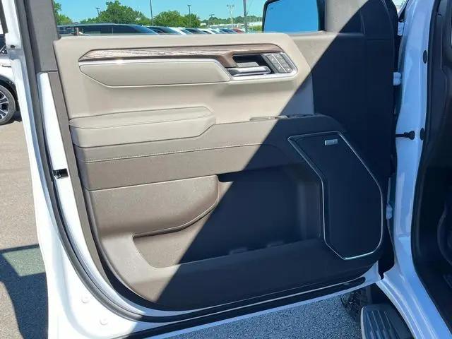 2026 GMC Sierra 1500 Crew Cab, Short Bed, SLT, 4WD