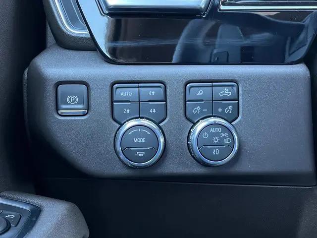 2026 GMC Sierra 1500 Crew Cab, Short Bed, SLT, 4WD