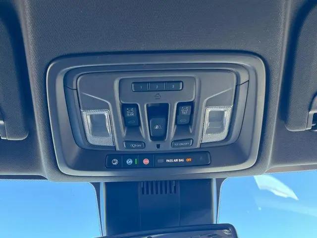 2026 GMC Sierra 1500 Crew Cab, Short Bed, SLT, 4WD