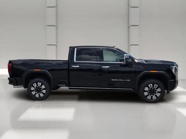 2026 GMC Sierra 2500HD Crew Cab, Standard Bed, Denali, 4WD