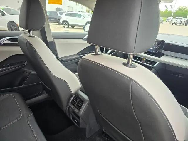 2025 Volkswagen Taos 1.5T SE