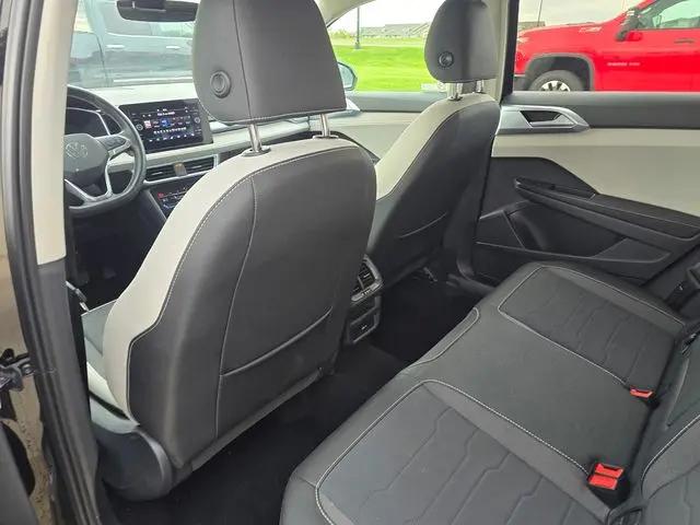 2025 Volkswagen Taos 1.5T SE