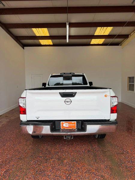 2017 Nissan Titan XD SV