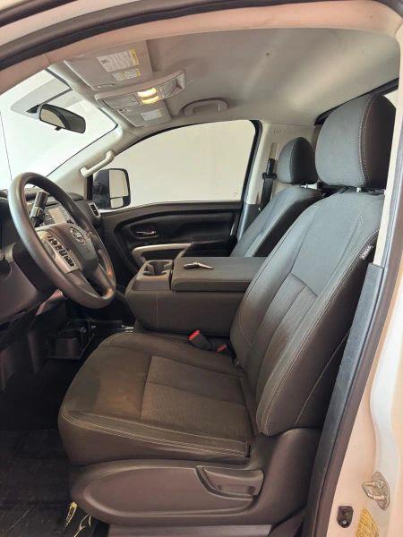 2017 Nissan Titan XD SV