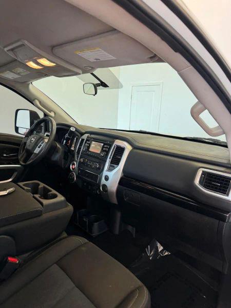 2017 Nissan Titan XD SV