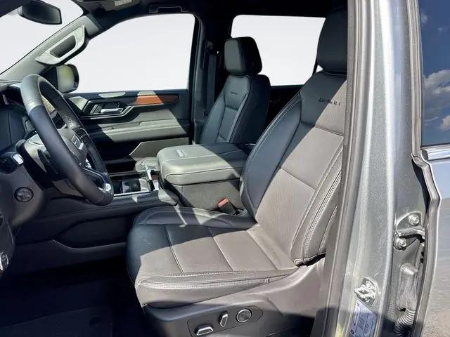 2025 GMC Yukon XL 4WD Denali