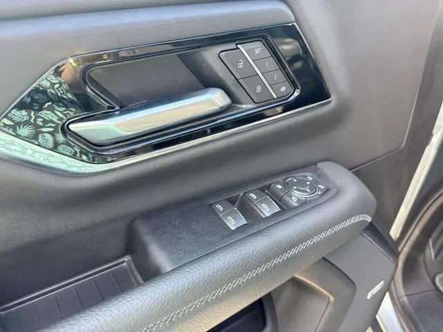2025 GMC Yukon XL 4WD Denali