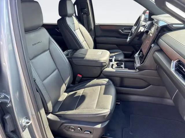 2025 GMC Yukon XL 4WD Denali