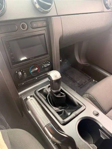 2005 Ford Mustang GT Deluxe