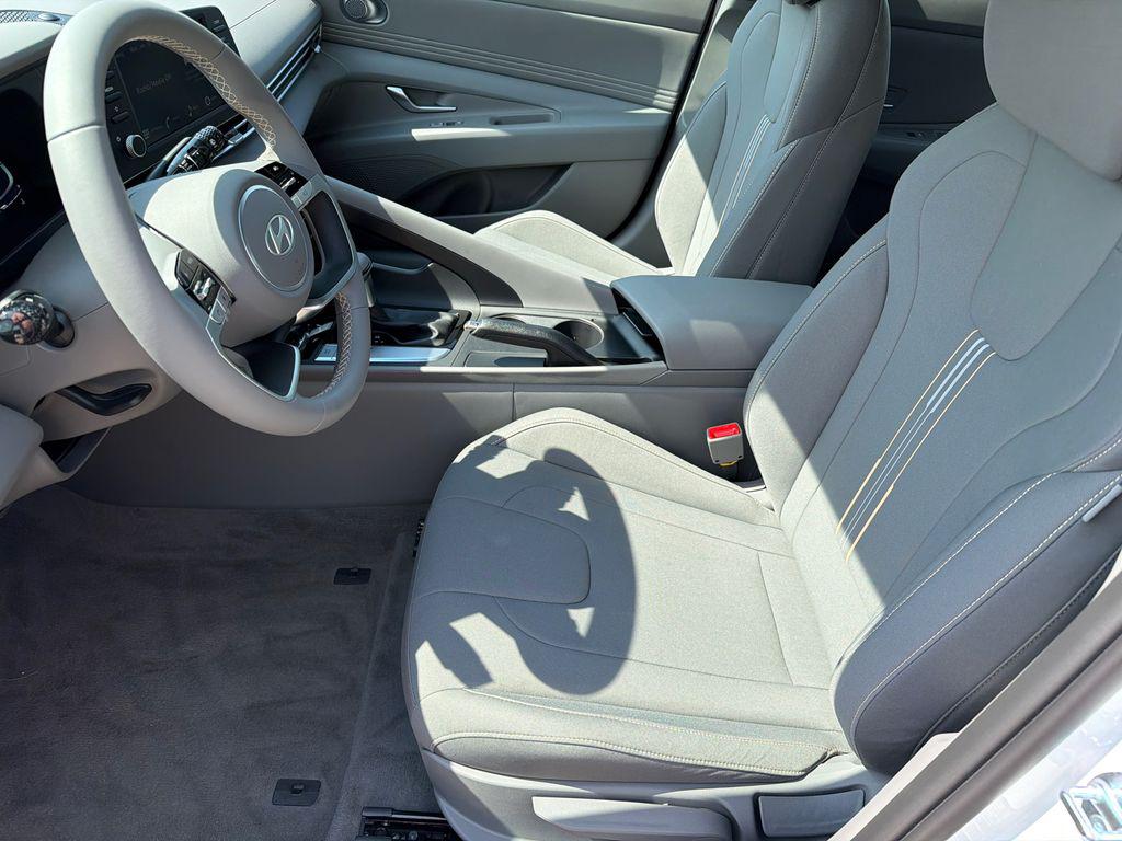 New 2026 White Hyundai SEL Sport image 10