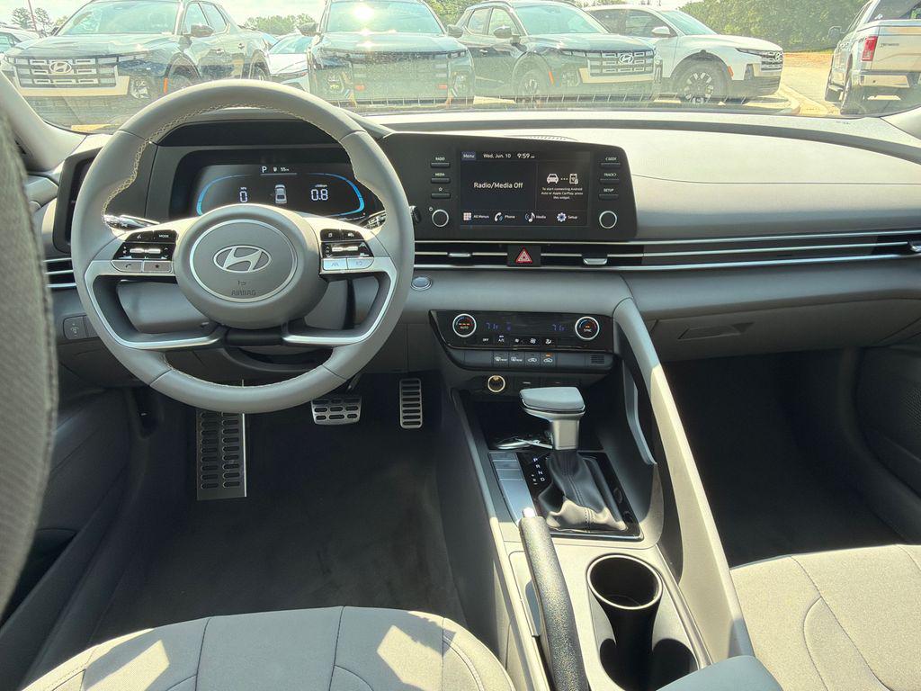 New 2026 White Hyundai SEL Sport image 23