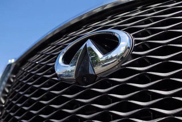 2018 INFINITI QX80 Base