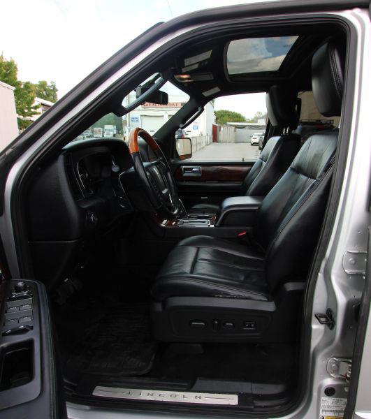 2017 Lincoln Navigator Select
