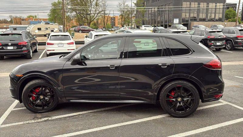 2013 Porsche Cayenne GTS