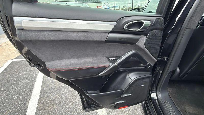 2013 Porsche Cayenne GTS