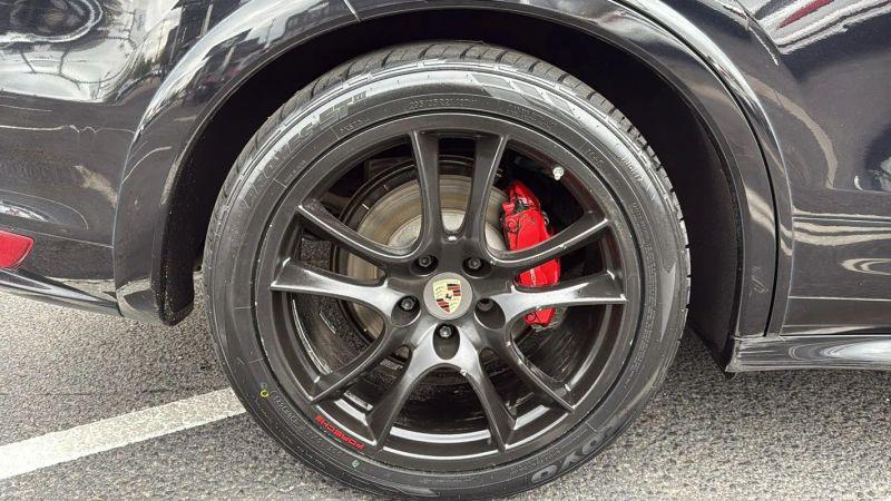 2013 Porsche Cayenne GTS