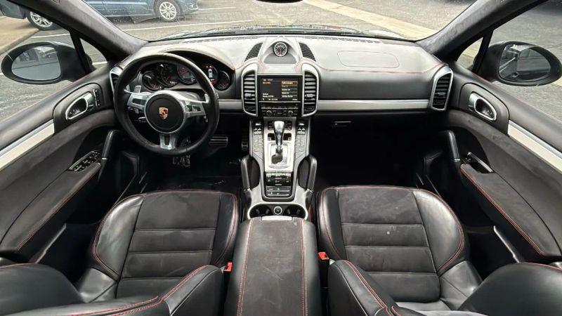 2013 Porsche Cayenne GTS