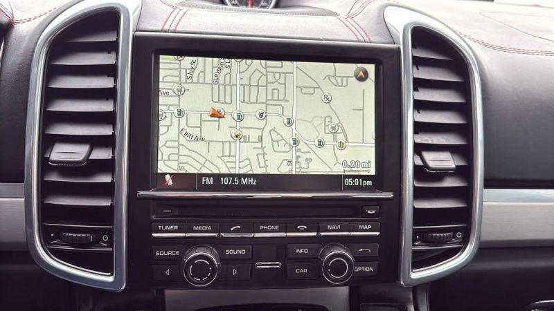2013 Porsche Cayenne GTS