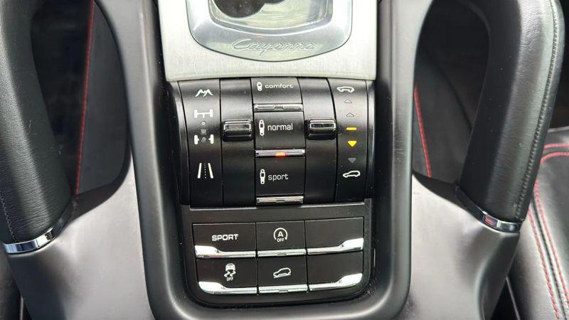 2013 Porsche Cayenne GTS
