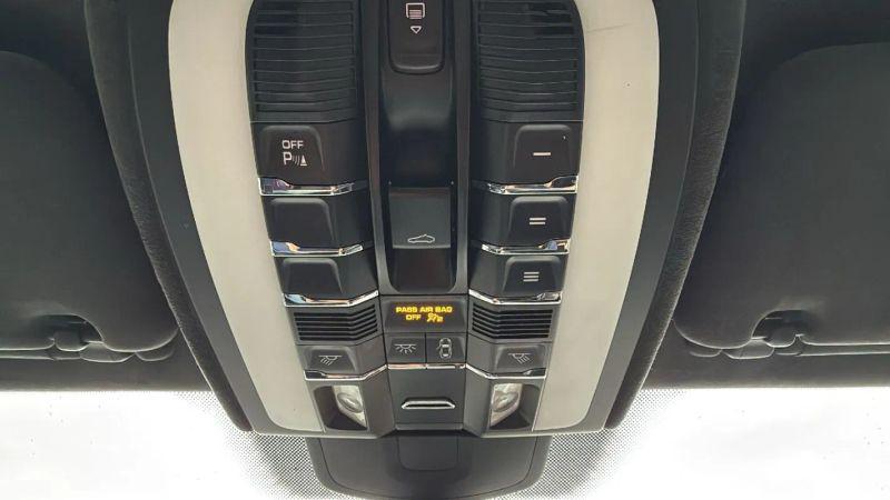 2013 Porsche Cayenne GTS