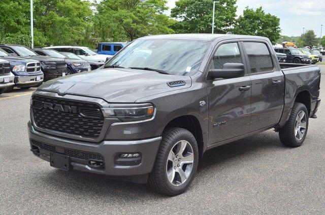 2026 Ram 1500 Express Crew Cab 4x4 57 Box