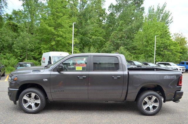 2026 Ram 1500 Express Crew Cab 4x4 57 Box