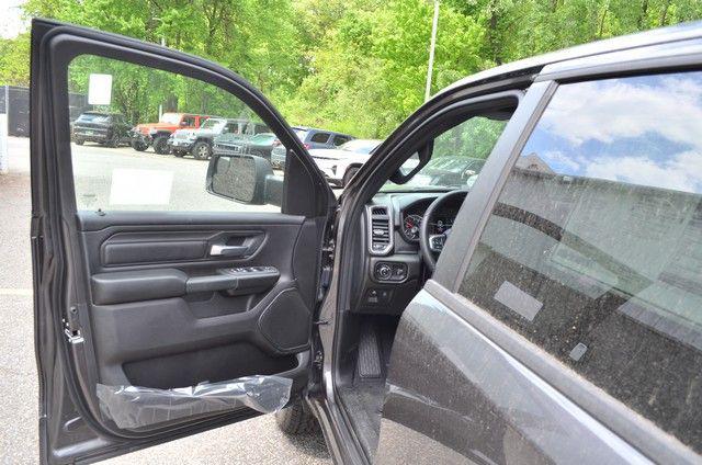 2026 Ram 1500 Express Crew Cab 4x4 57 Box