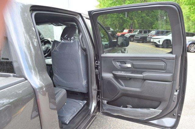 2026 Ram 1500 Express Crew Cab 4x4 57 Box
