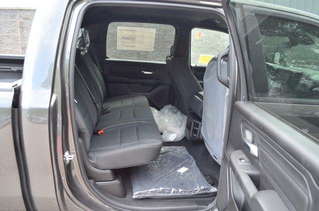 2026 Ram 1500 Express Crew Cab 4x4 57 Box