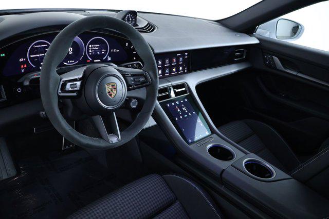 2025 Porsche Taycan RWD